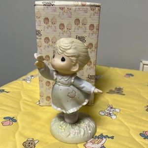 Precious Moments “Happiness is at Our Fingertips”